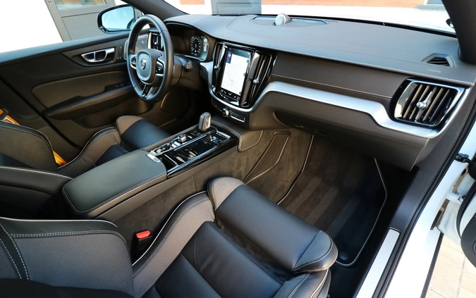Volvo V60 cena 116500 przebieg: 182400, rok produkcji 2019 z Zelów małe 781